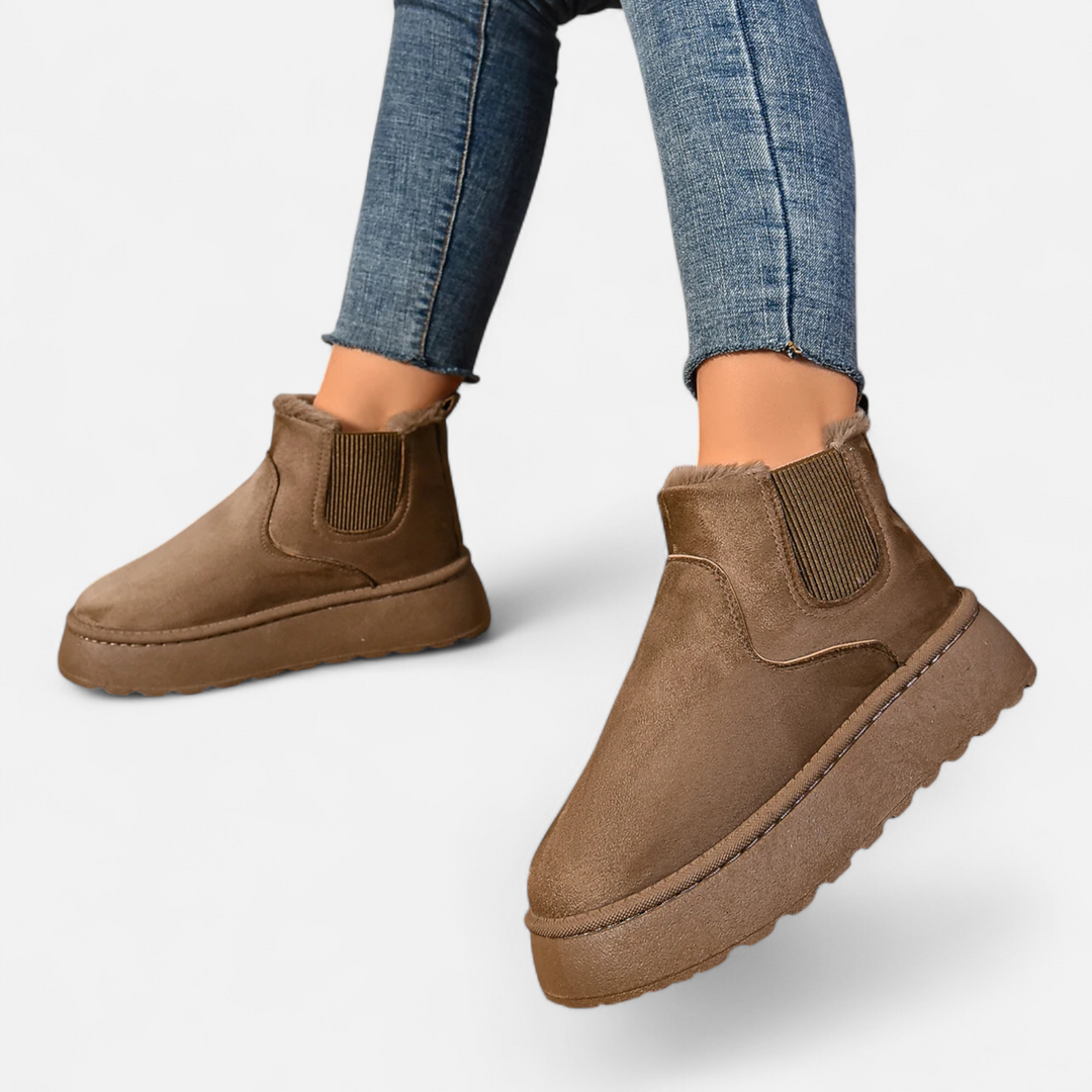 Elvaria | Women’s Chelsea Ankle Boots