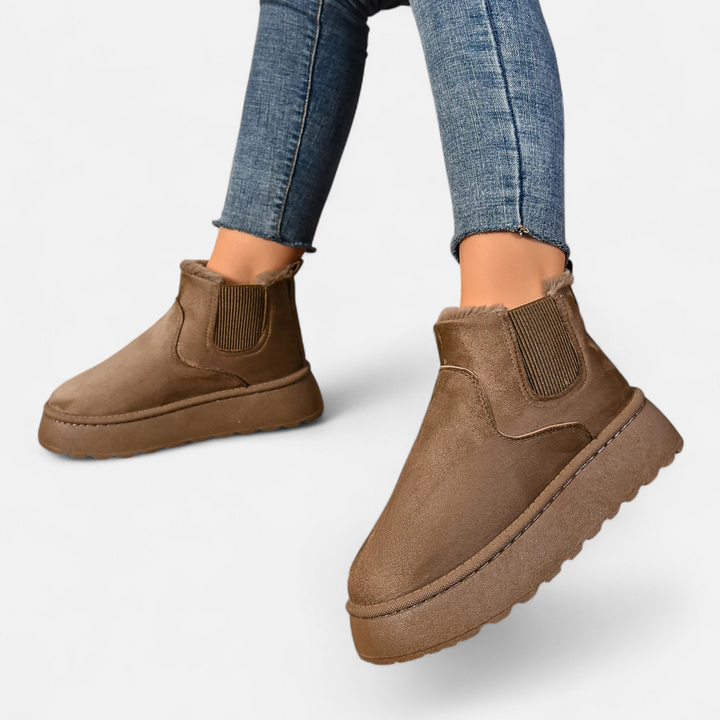 Elvaria | Women’s Chelsea Ankle Boots