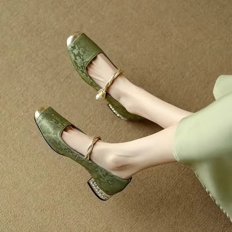 Elena | Women’s Vintage Twisted Strap Block Heel Pumps